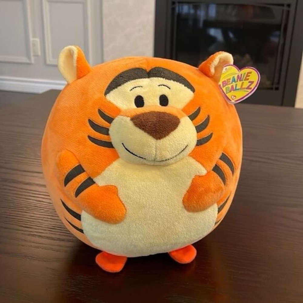 Ty Beanie Ballz Disney's Tigger from Winnie the Pooh 7.5" tall 24" around Excel